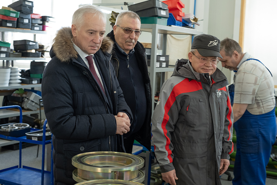 Производственные возможности НПП ТЭК оценил губернатор Томской области В. В. Мазур