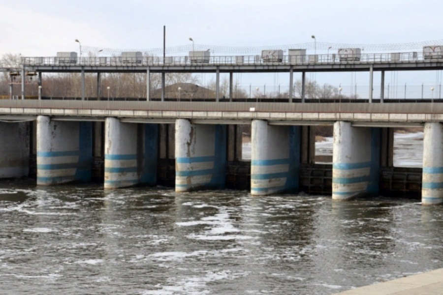 Глава Кургана проверил гидроузел, поддерживающий уровень воды в водохранилище Тобола